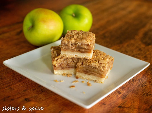 Caramel Apple Crumble Bars